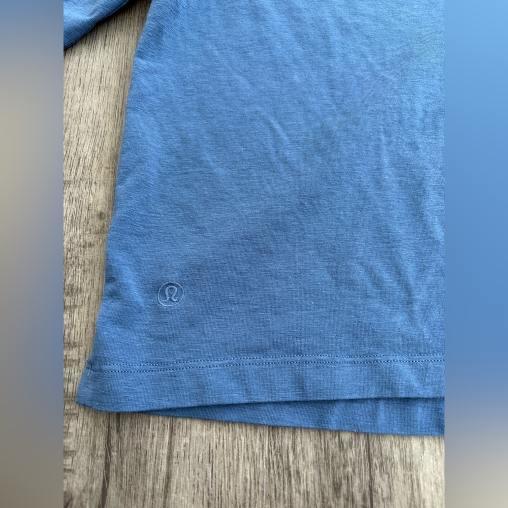 Women’s Lululemon Cropped Shirt 4 - Picture 2 of 5